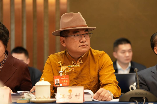 全国人大代表江吉村：中藏医药人才要增量提质-第1张图片-中国中医健康网